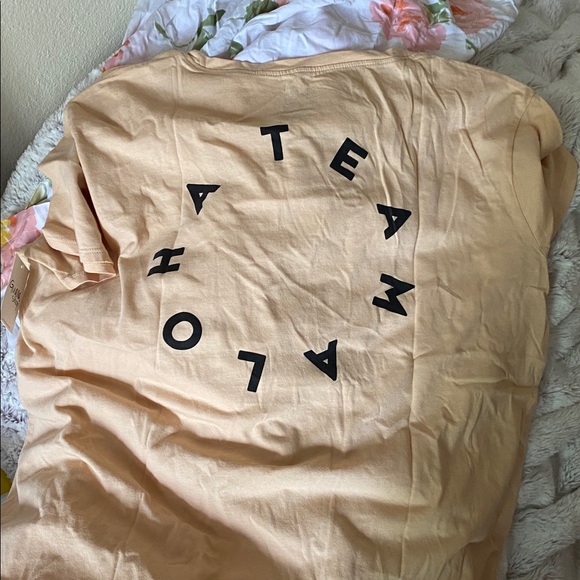 Guava Shop 'Team Aloha' Peach T-Shirt - Picture 2 of 2